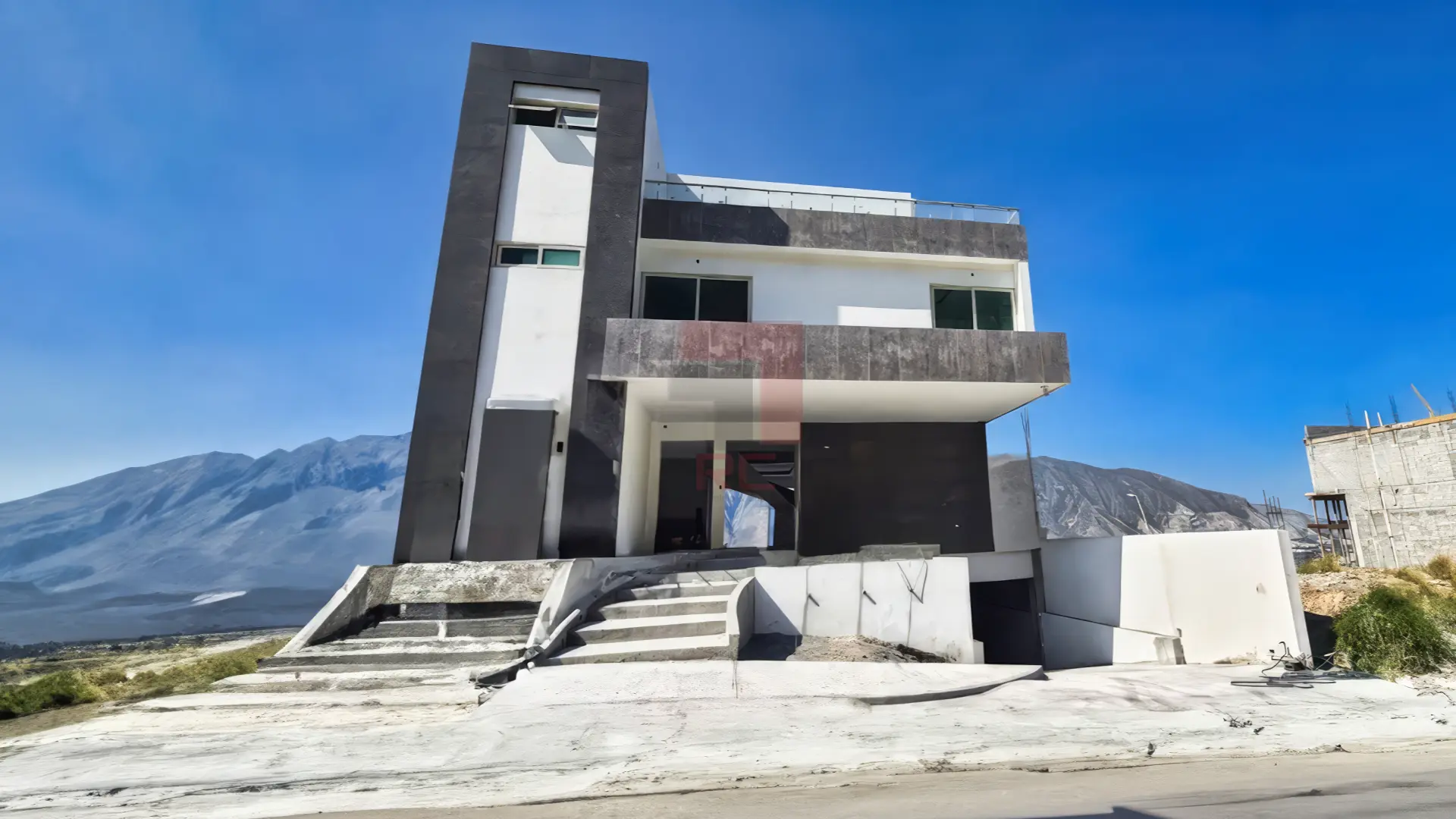 Ventanería de PVC residencial en Monterrey